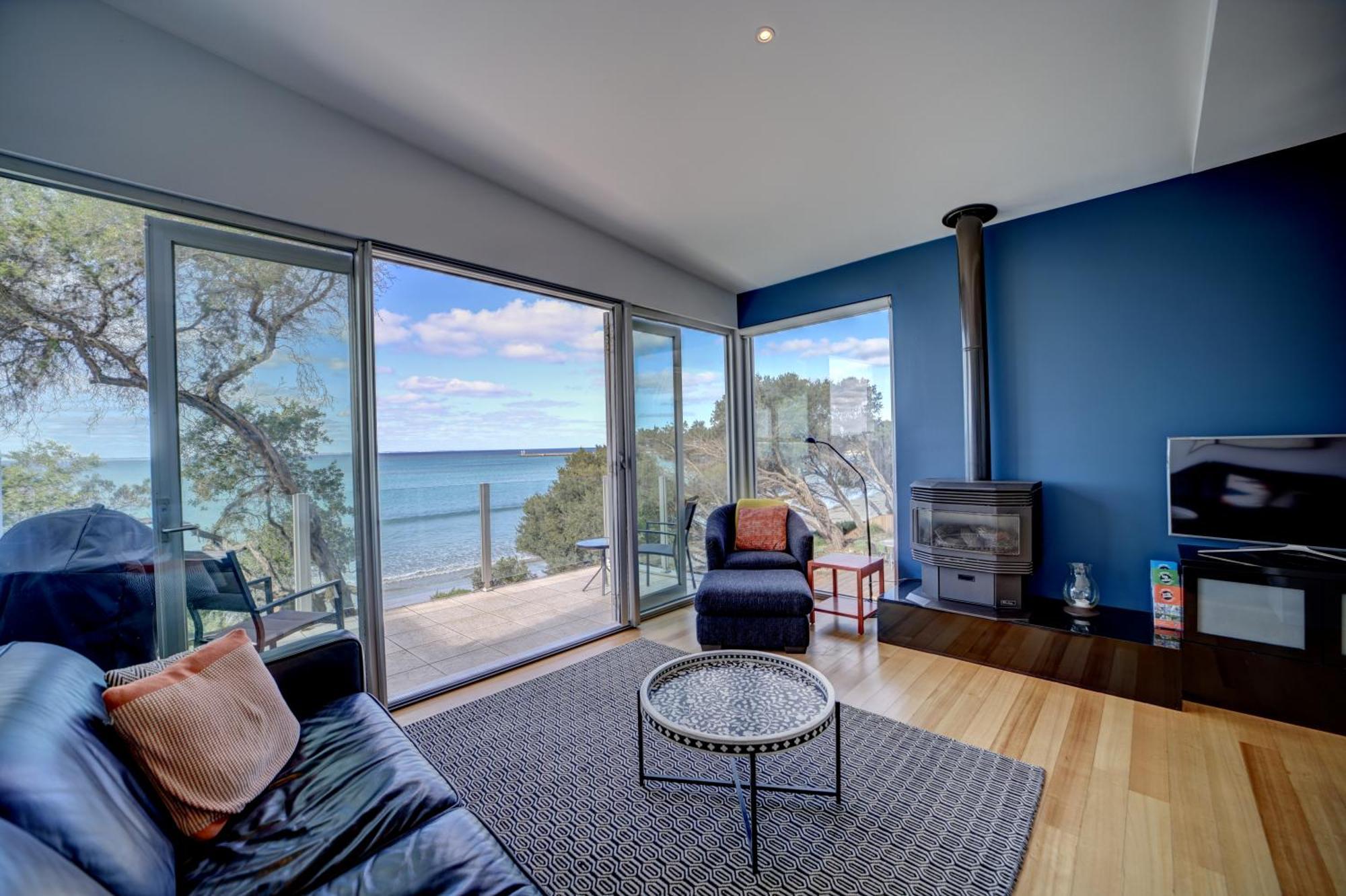 Battery Cove Beach Front Apartment Порт-Фейри Экстерьер фото
