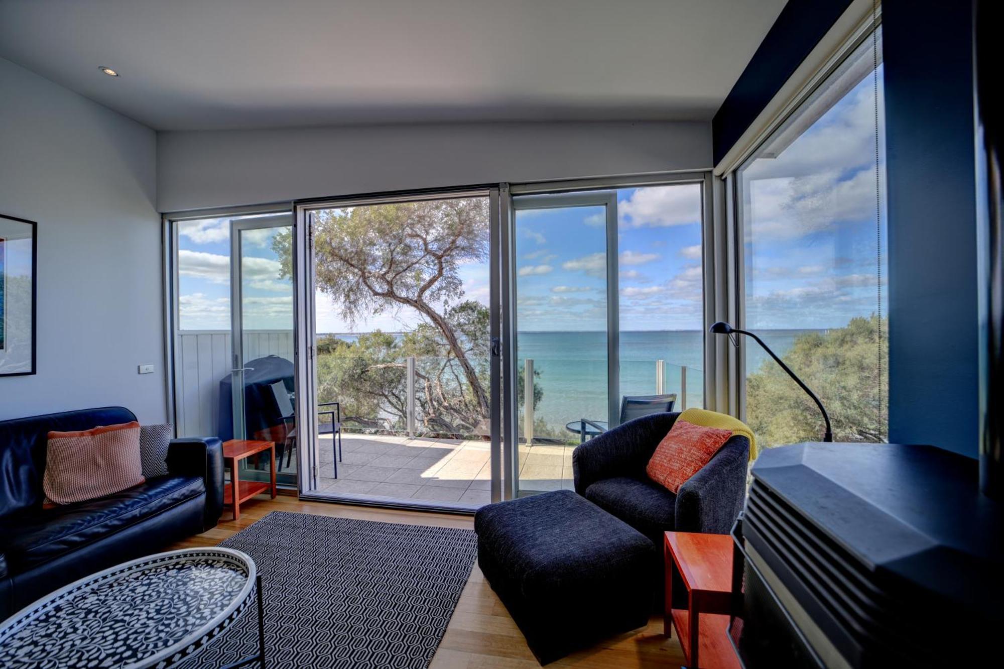 Battery Cove Beach Front Apartment Порт-Фейри Экстерьер фото