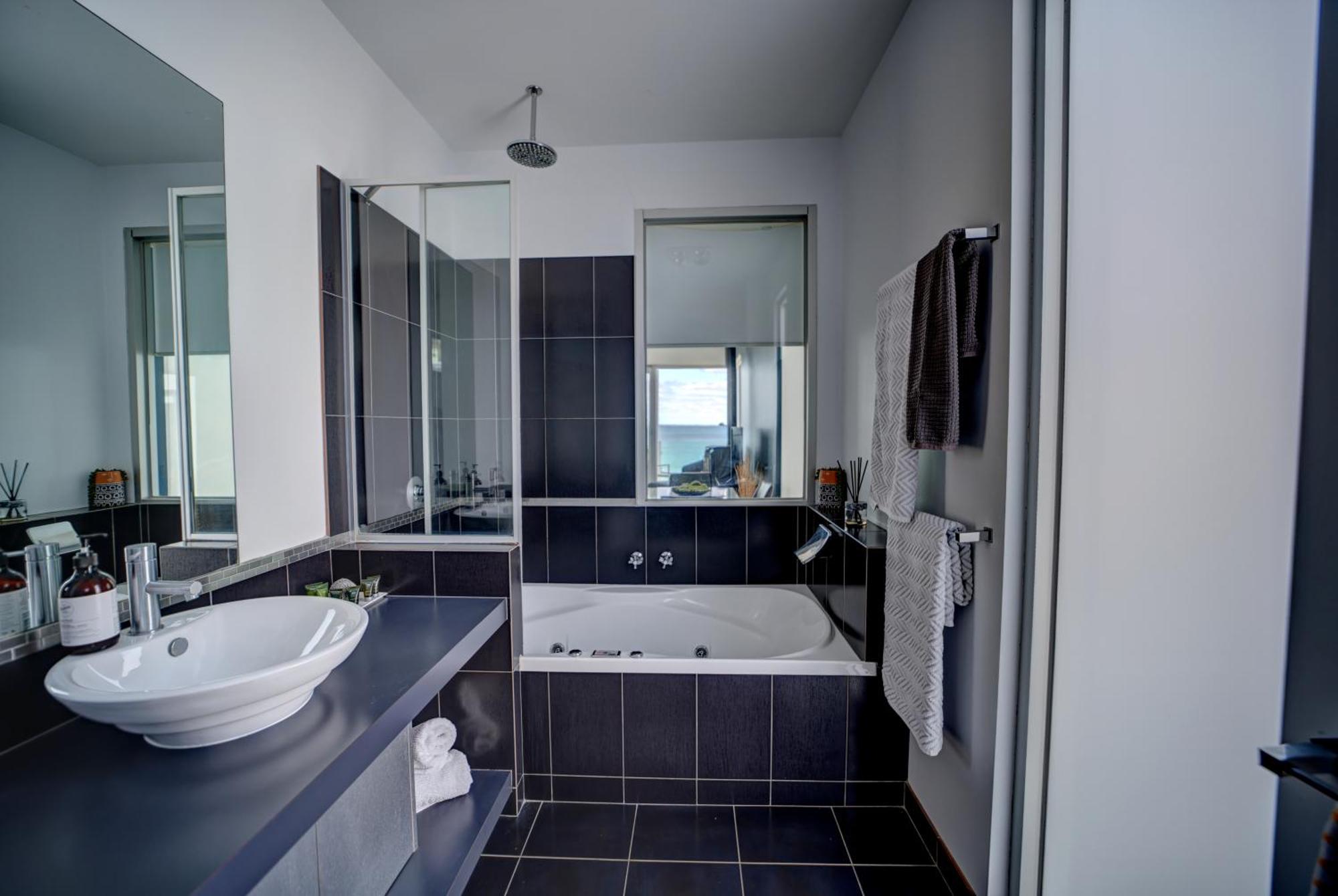 Battery Cove Beach Front Apartment Порт-Фейри Экстерьер фото